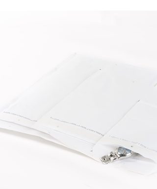 Luchtkussenenveloppen, wit, 17-G, 250 x 345 mm (uitw.), 230 x 335 mm (inw.), 100 stuks per doos.-0